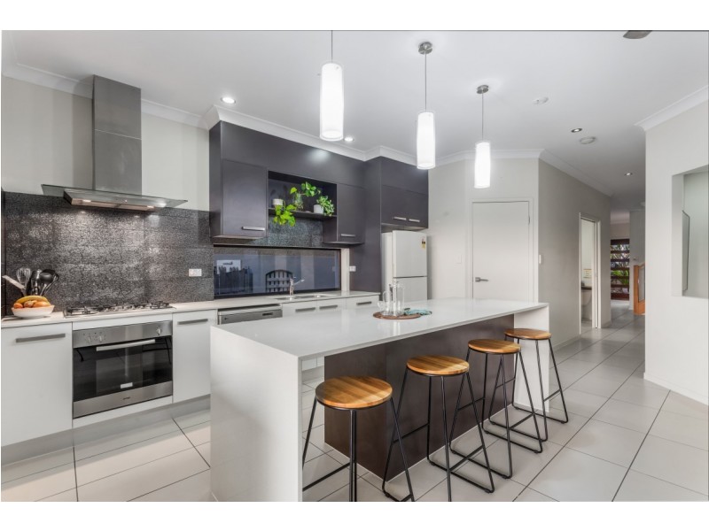 31 Mackie Street, Moorooka QLD 4105