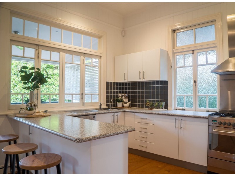 12 Taylor Street, Annerley QLD 4103