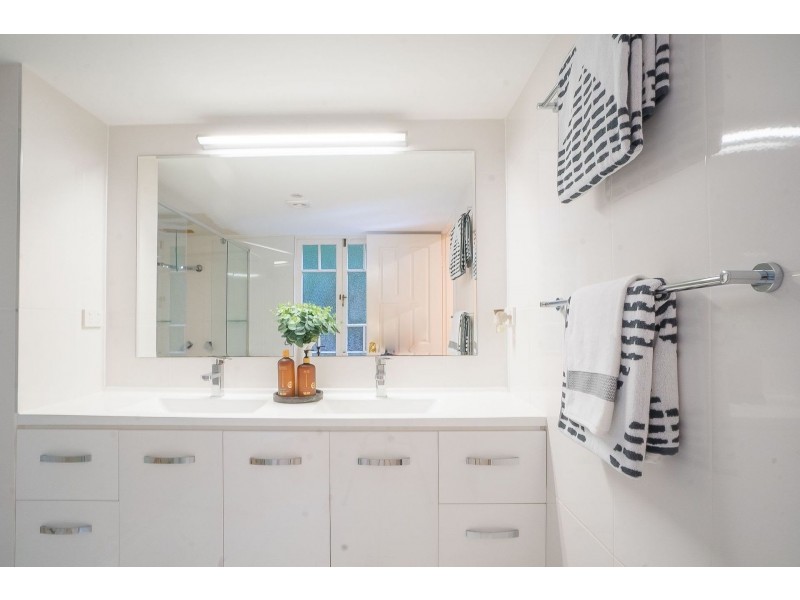 12 Taylor Street, Annerley QLD 4103