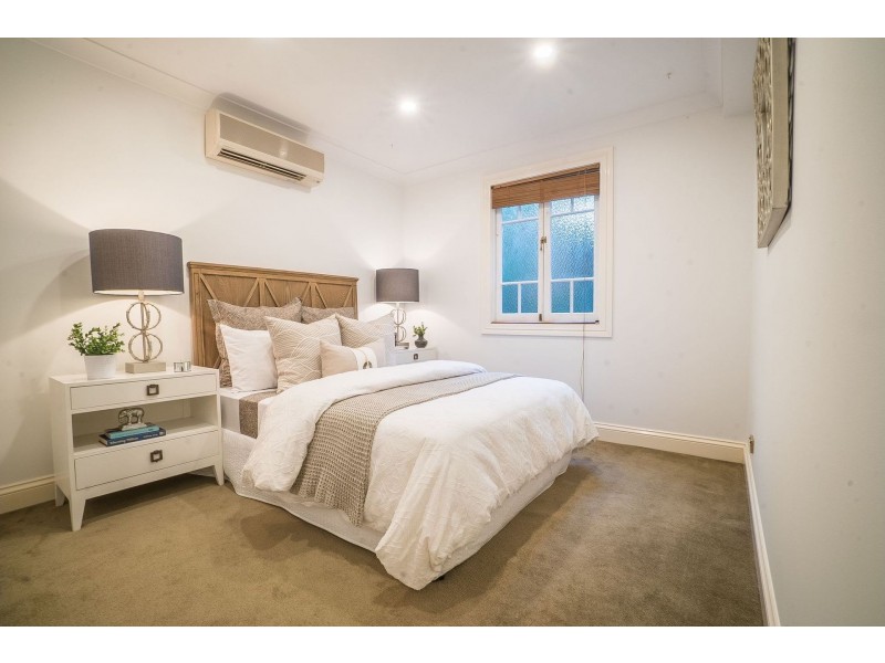 12 Taylor Street, Annerley QLD 4103