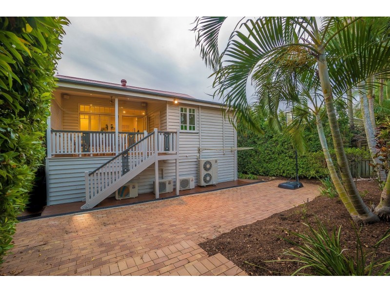 12 Taylor Street, Annerley QLD 4103