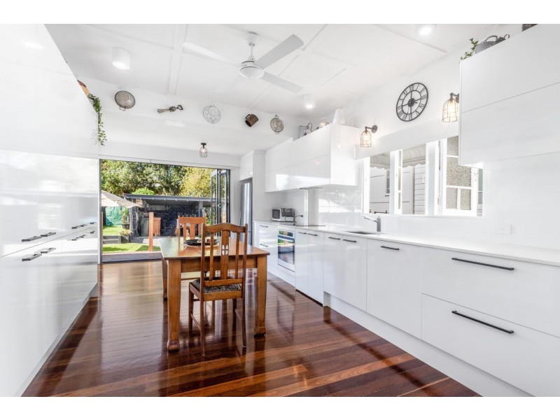 17 Ellesmere Street, Yeronga QLD 4104