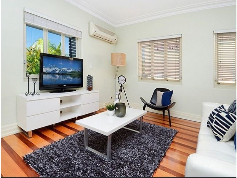 7 Rolle Street, Holland Park West QLD 4121