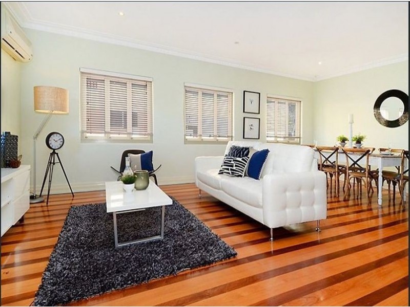 7 Rolle Street, Holland Park West QLD 4121