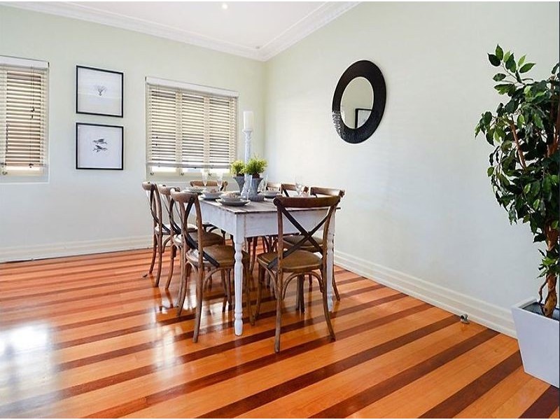 7 Rolle Street, Holland Park West QLD 4121