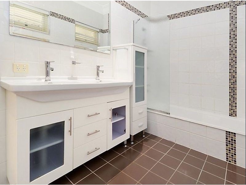 7 Rolle Street, Holland Park West QLD 4121