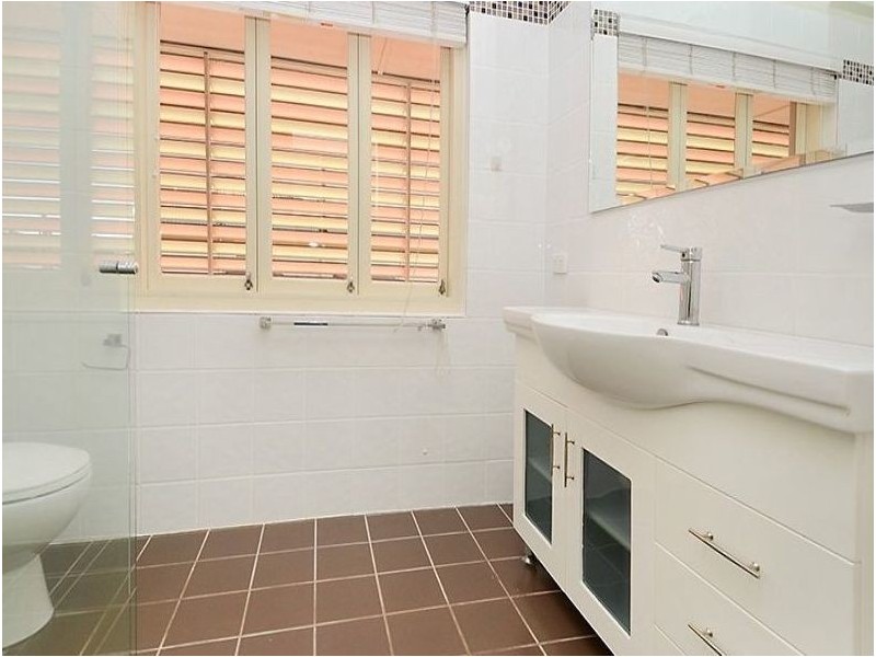 7 Rolle Street, Holland Park West QLD 4121