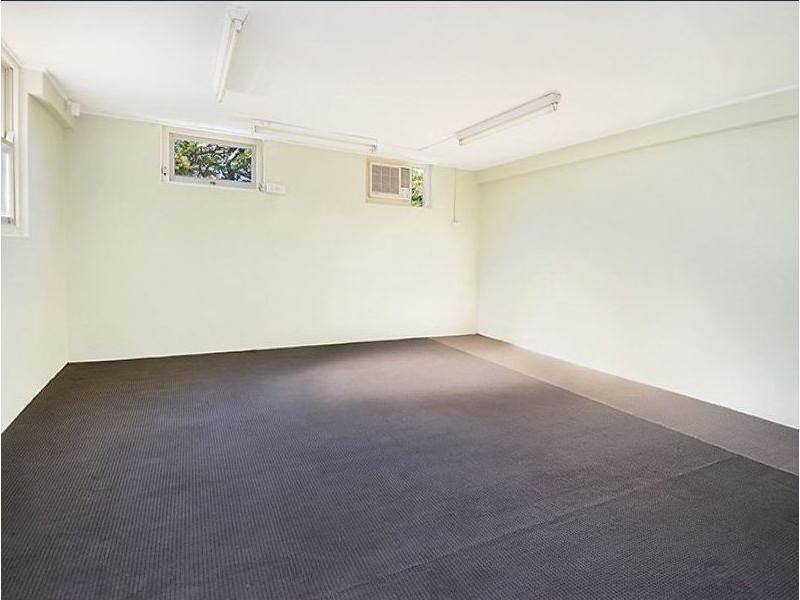 7 Rolle Street, Holland Park West QLD 4121