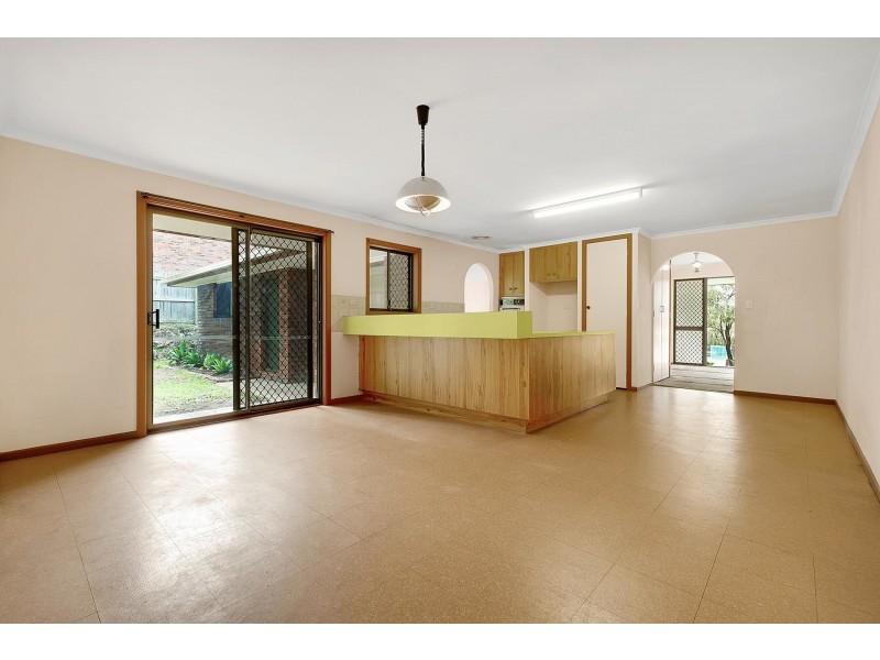 16 Rholanda Crescent, Springwood QLD 4127