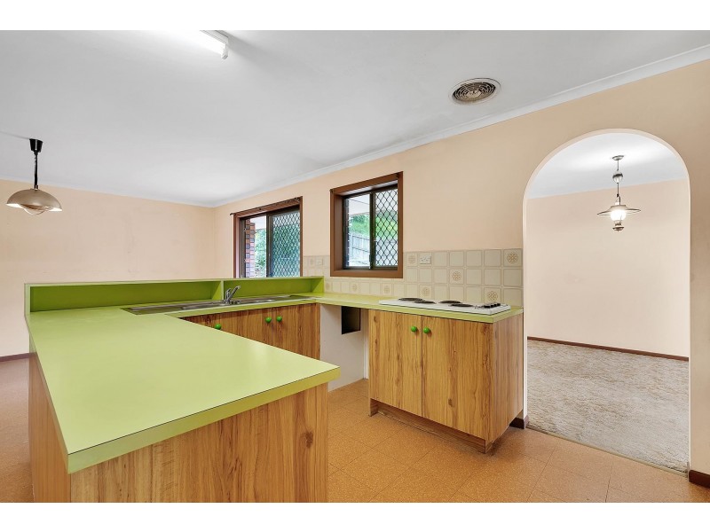 16 Rholanda Crescent, Springwood QLD 4127