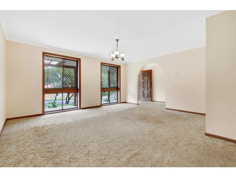 16 Rholanda Crescent, Springwood QLD 4127