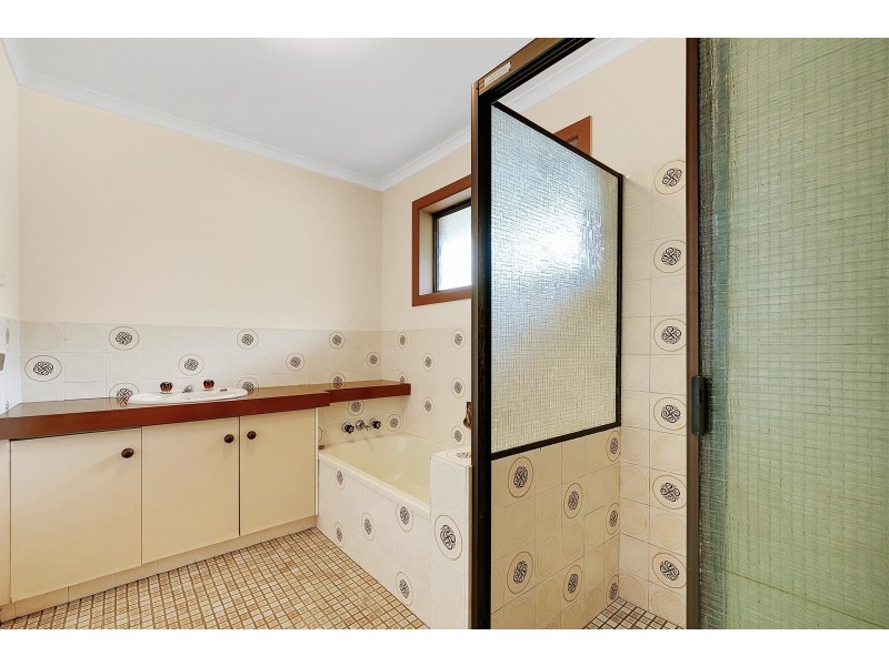 16 Rholanda Crescent, Springwood QLD 4127