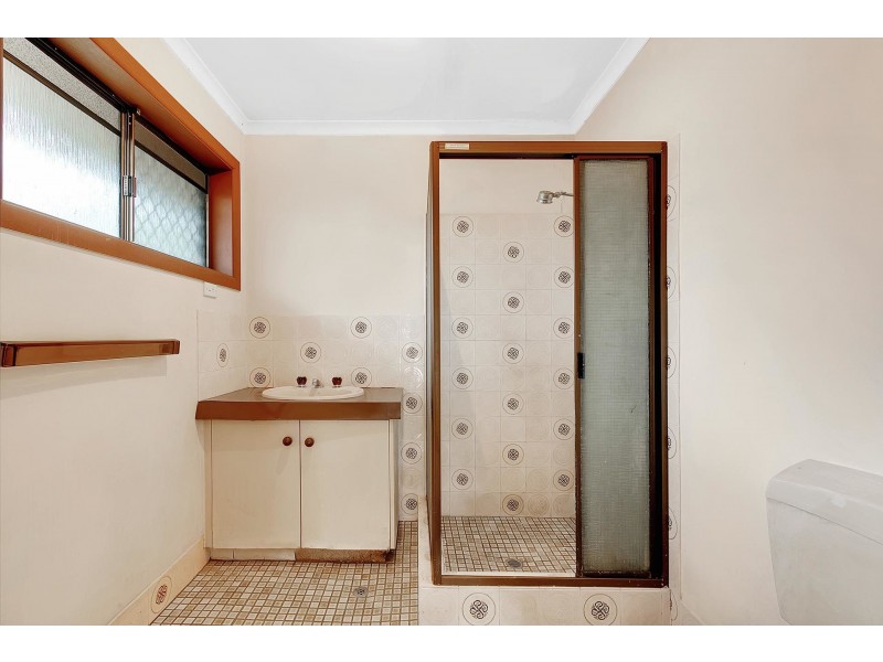 16 Rholanda Crescent, Springwood QLD 4127
