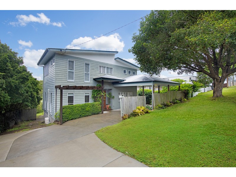 35 Albert Street, Holland Park West QLD 4121