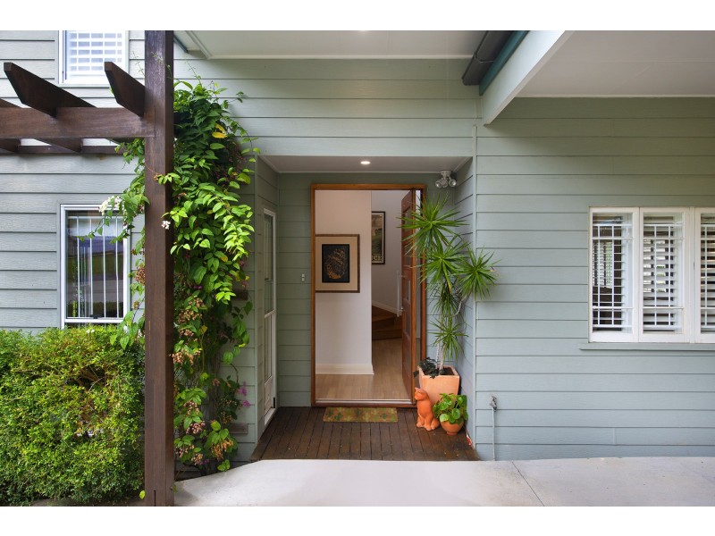 35 Albert Street, Holland Park West QLD 4121