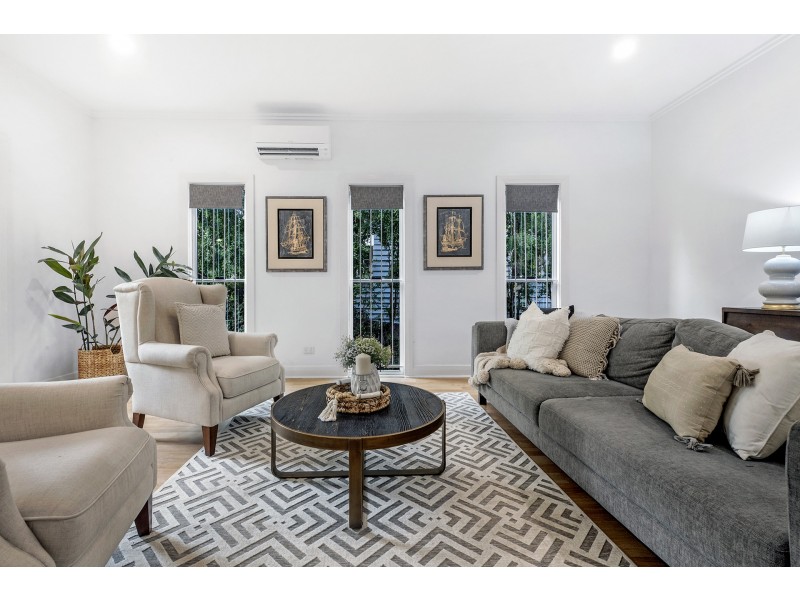 35 Albert Street, Holland Park West QLD 4121