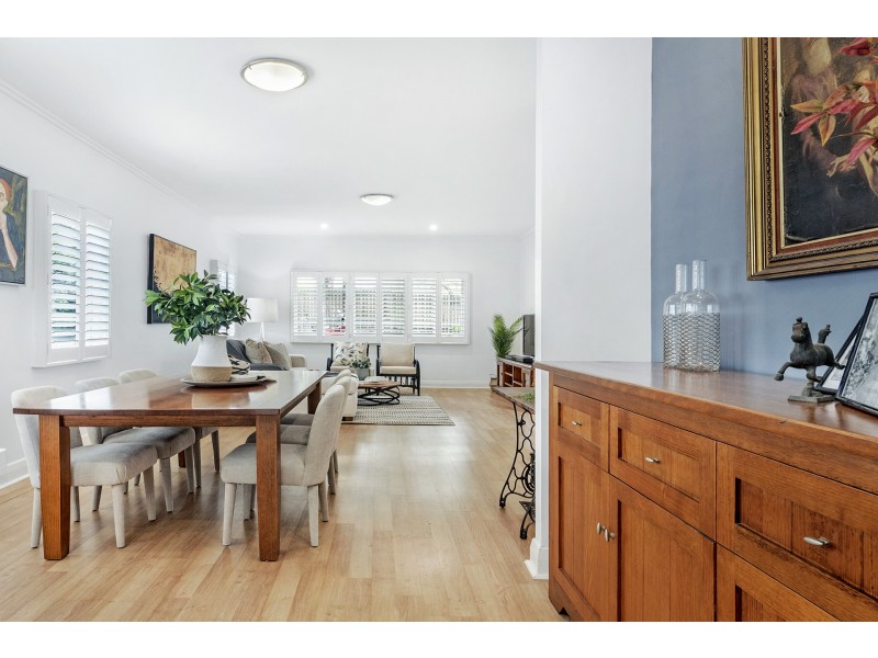 35 Albert Street, Holland Park West QLD 4121