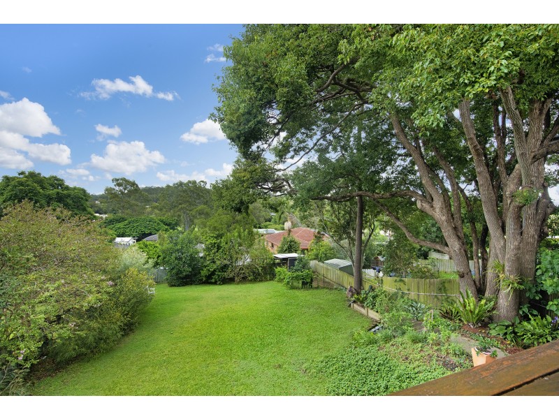 35 Albert Street, Holland Park West QLD 4121