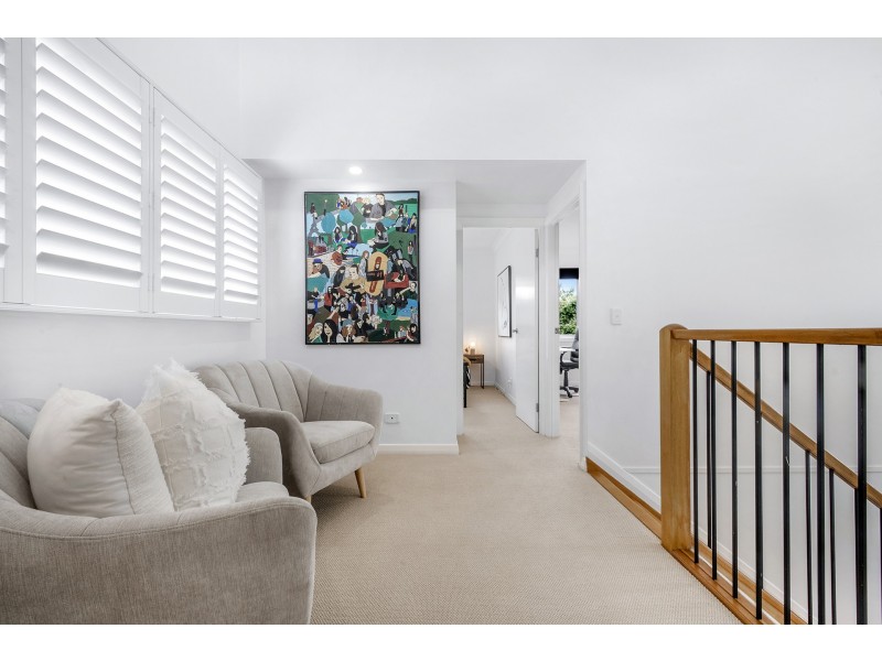 35 Albert Street, Holland Park West QLD 4121