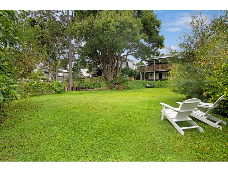 35 Albert Street, Holland Park West QLD 4121