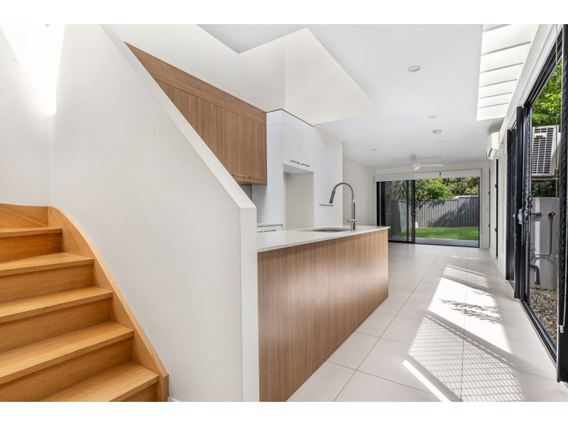 1/39 Lockhart Street, Woolloongabba QLD 4102