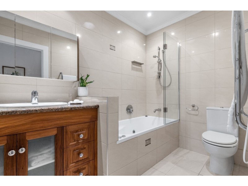 17 Cropthorne Street, Tarragindi QLD 4121