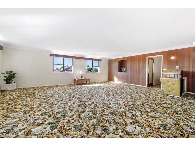 4 Fontaine Street, Stafford Heights QLD 4053