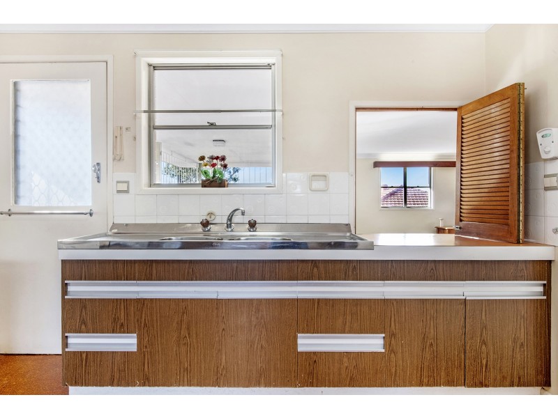 4 Fontaine Street, Stafford Heights QLD 4053