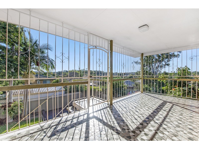 4 Fontaine Street, Stafford Heights QLD 4053