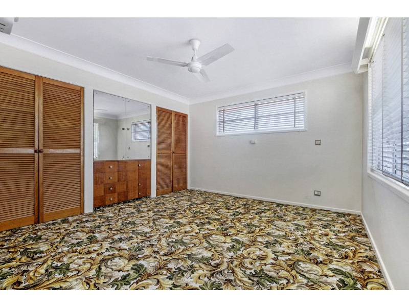 4 Fontaine Street, Stafford Heights QLD 4053