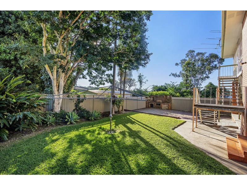 4 Fontaine Street, Stafford Heights QLD 4053