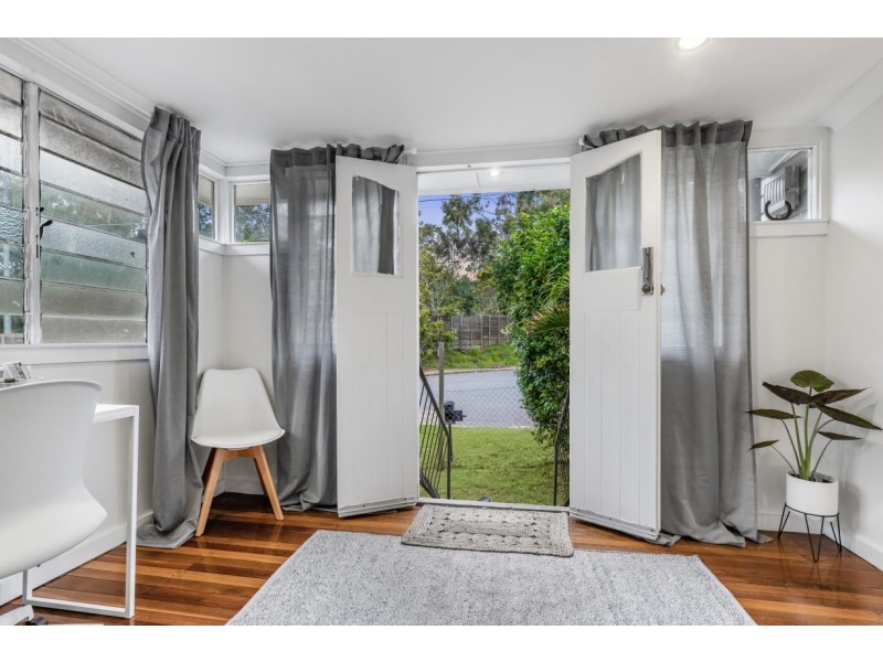 2 Cowley Street, Tivoli QLD 4305