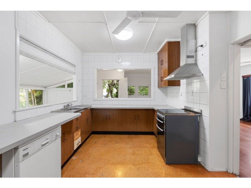 8 Dahlia Street, Cannon Hill QLD 4170