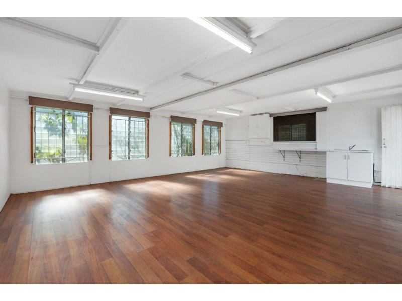 8 Dahlia Street, Cannon Hill QLD 4170