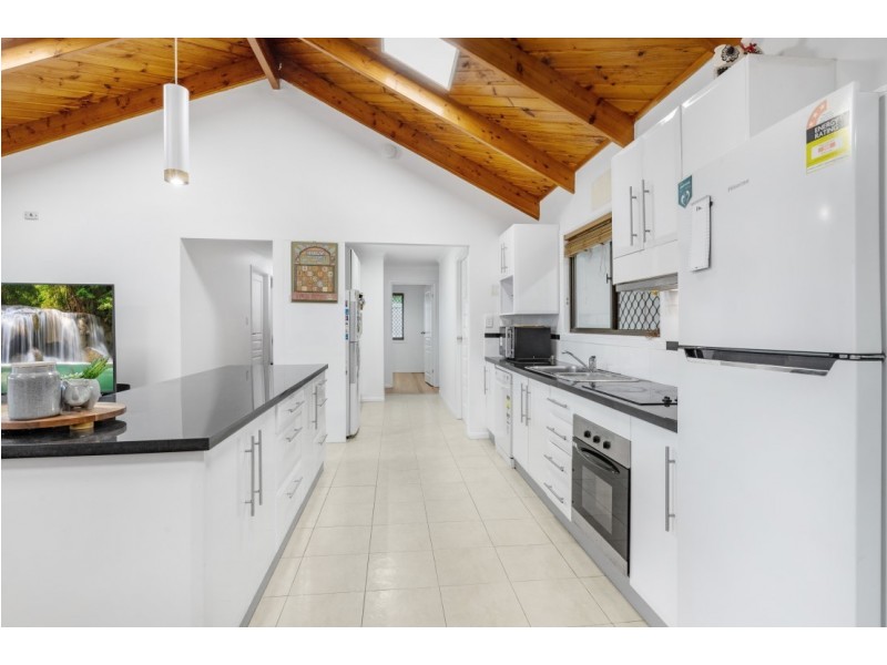 8 Gigas Court, Rochedale South QLD 4123