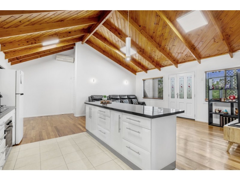 8 Gigas Court, Rochedale South QLD 4123