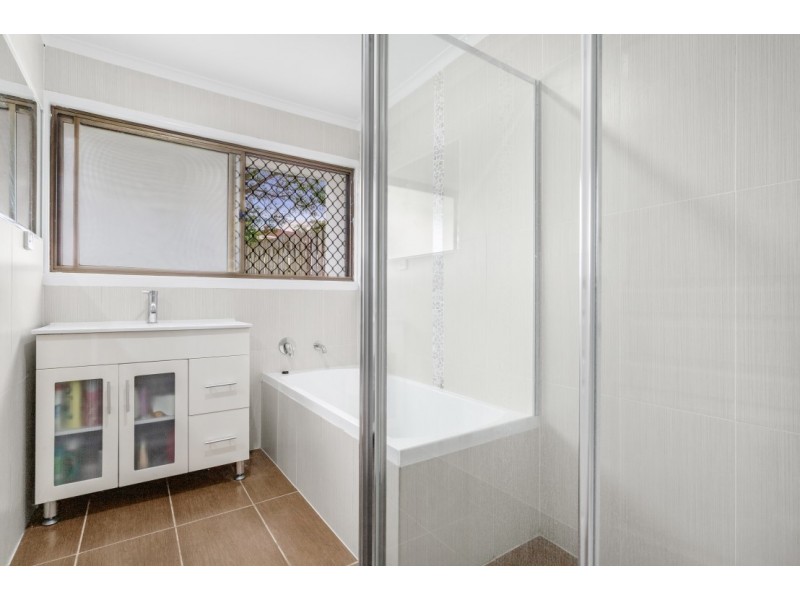 8 Gigas Court, Rochedale South QLD 4123