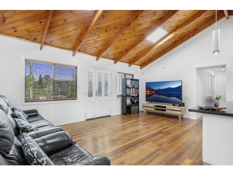 8 Gigas Court, Rochedale South QLD 4123