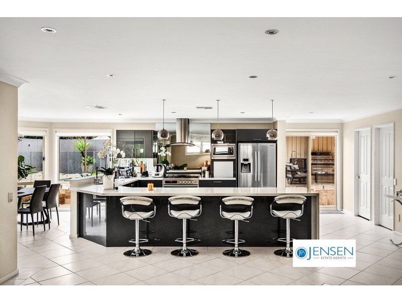 19 Hadlow Close, Beaumont Hills NSW 2155