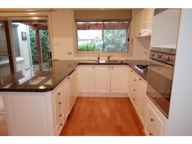5 Goldfinch Crescent, Bella Vista NSW 2153