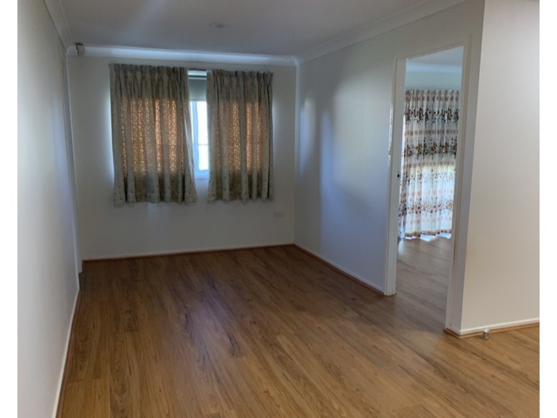 10 Hawkesworth Parade, Kings Langley NSW 2147