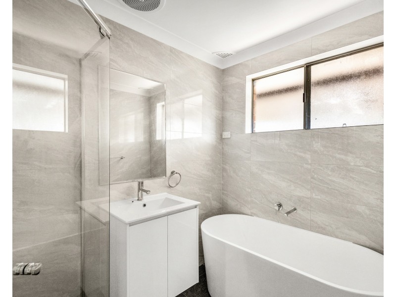 37 Orleans Crescent, Toongabbie NSW 2146