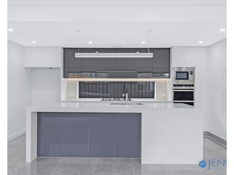 8 Waterflow Street, Box Hill NSW 2765