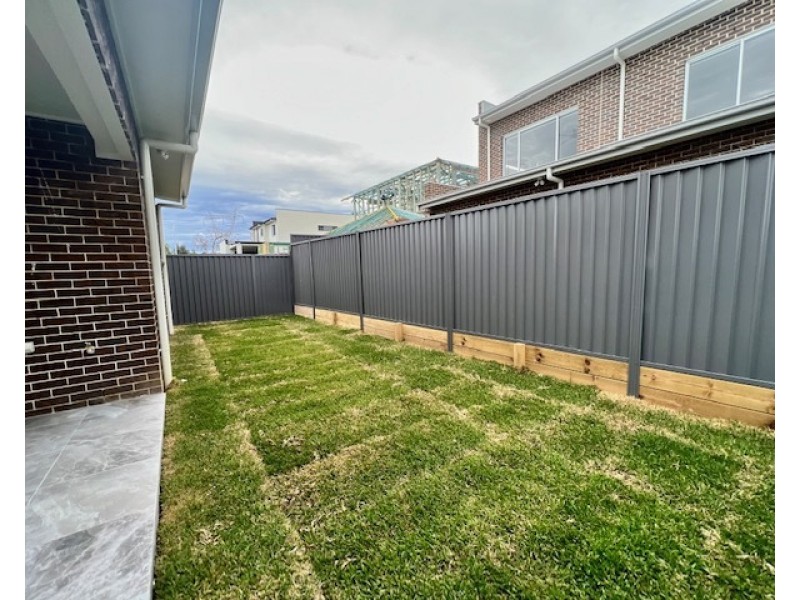 8 Waterflow Street, Box Hill NSW 2765