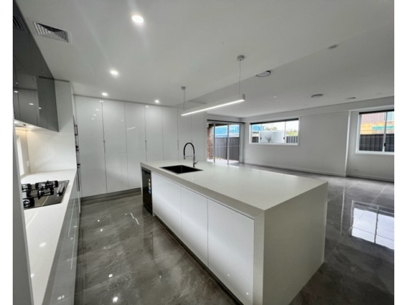 8 Waterflow Street, Box Hill NSW 2765