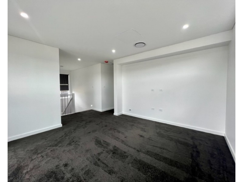 8 Waterflow Street, Box Hill NSW 2765