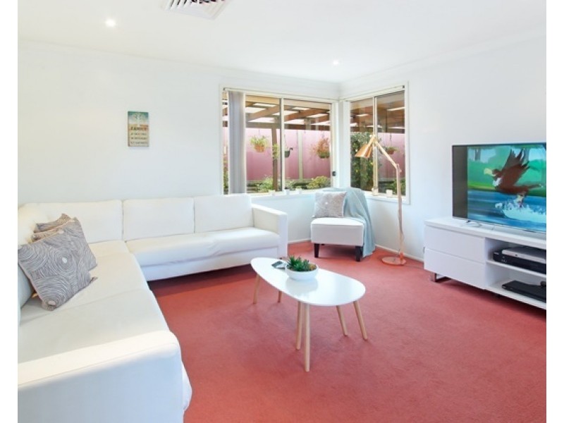 4 Meldon Place, Stanhope Gardens NSW 2768