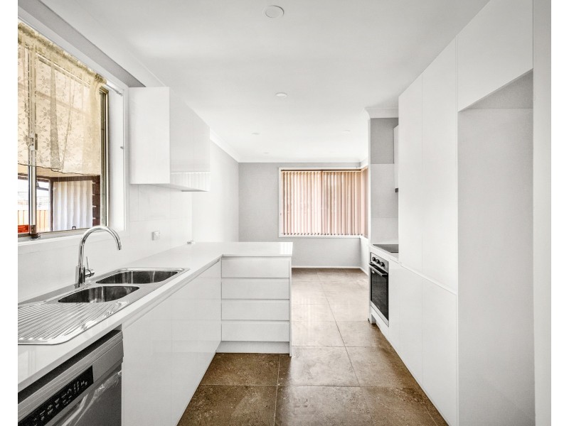 37 Orleans Crescent, Toongabbie NSW 2146