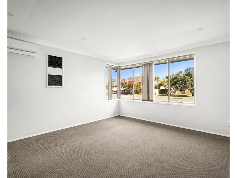 37 Orleans Crescent, Toongabbie NSW 2146