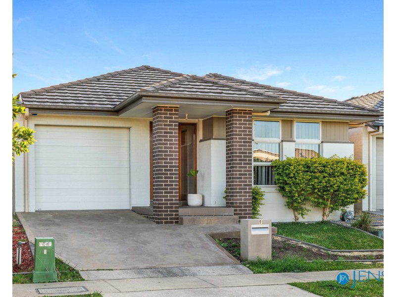 9 Cavalo Way, Box Hill NSW 2765
